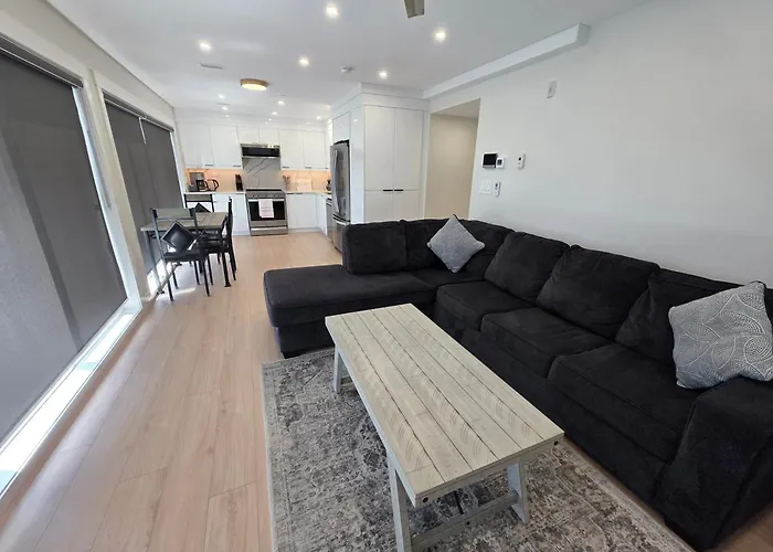 Peachview Deluxe Suites 301
