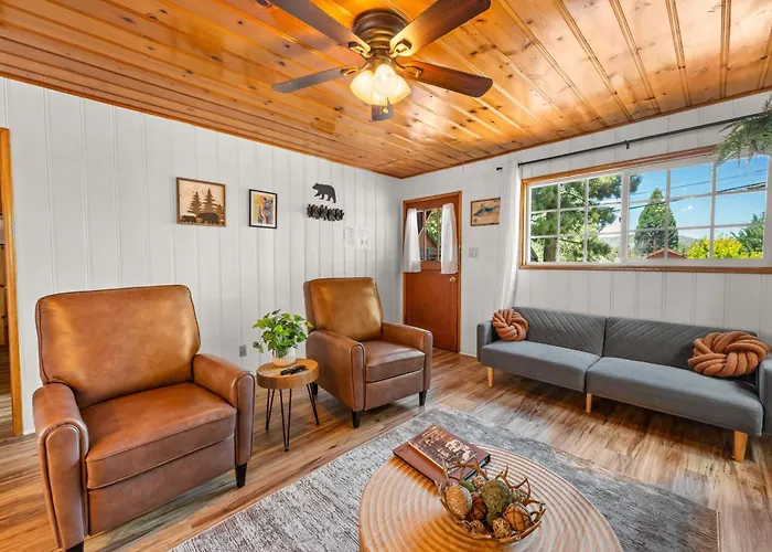 Blue Skies- Modern Cabin Near Slopes W Fireplace