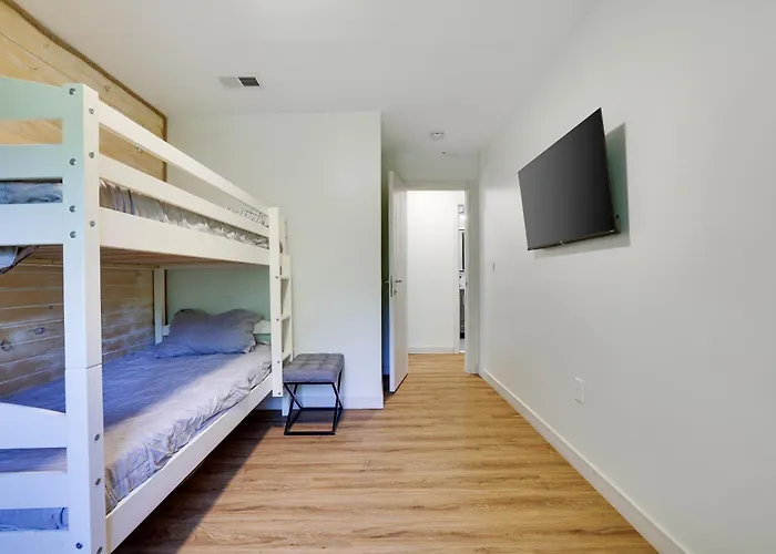 Cozy 2 Bedroom Apartment In Tannersville, Minutes From Camelback Mountain