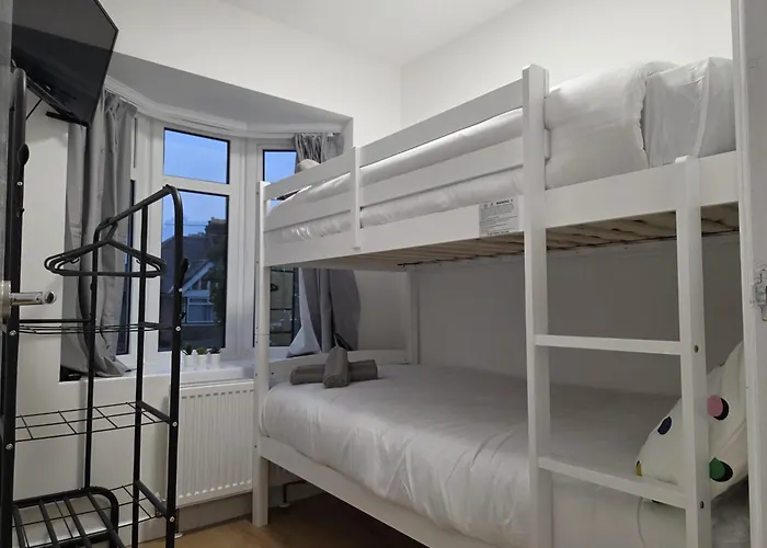 Spacious 3Br House For Contractors & Work Stays
