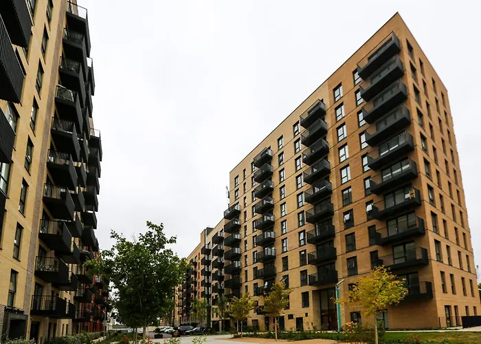 New 2 Bedroom Flat Near Hayes Station Free Parking