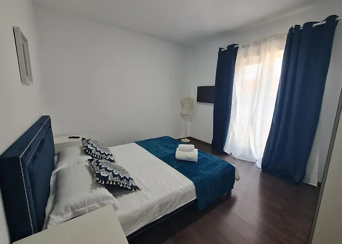 Esther Line Apartments-Near Iulius Mall, Self Check-In,Free Private Parking Subject To Availability