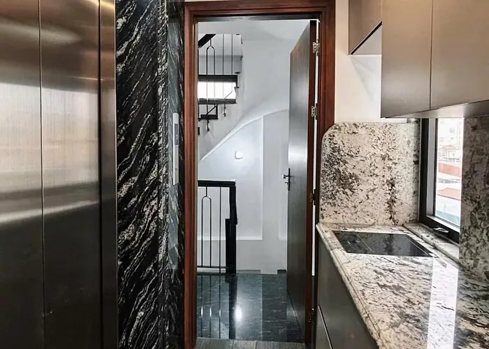 Hami Lakeview Service Apartment
