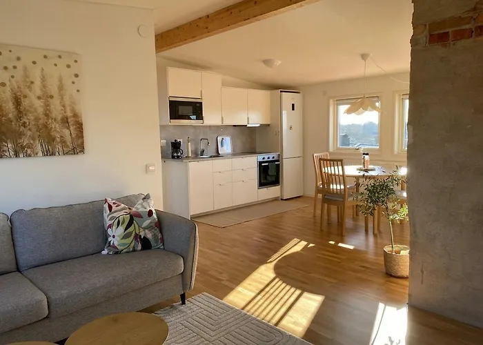Lovely Loft, Centrally Located