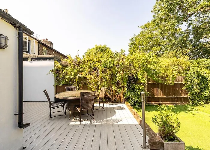 Charming 3Br Victorian House With Parking - 10 Mins To Kingston
