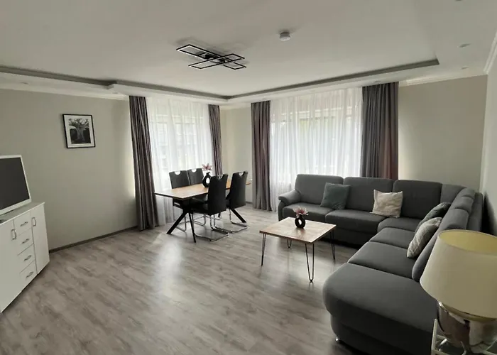 Schlosspark Apartment - Ferienwohnung