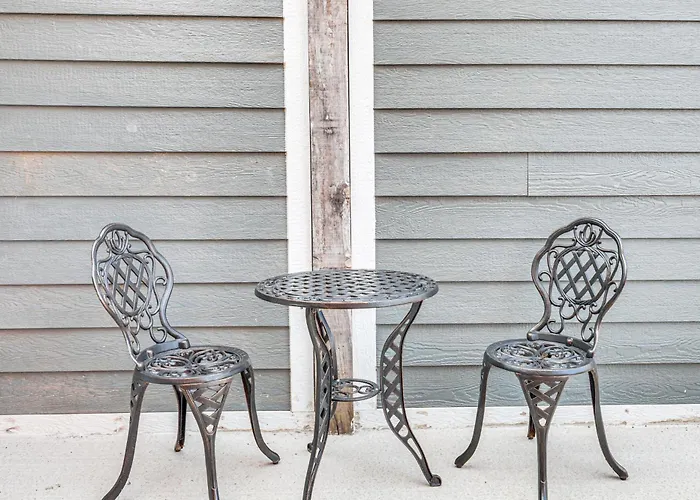 Crandon Studio: Minutes To Lake & Raceway