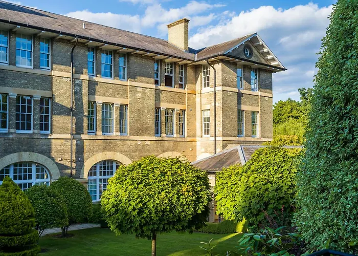 Charming Mill Hill Retreat With Free Parking