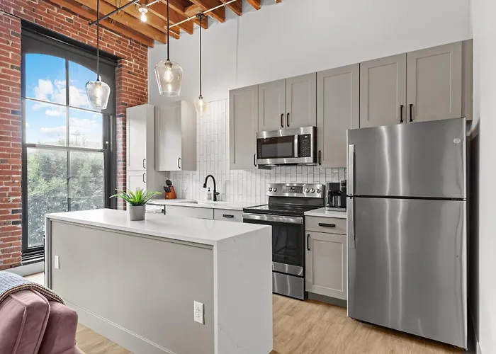 Brick & Bed Riverfront Lofts, G 202