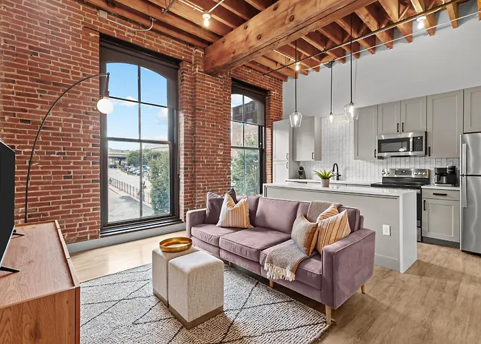 Brick & Bed Riverfront Lofts, G 202