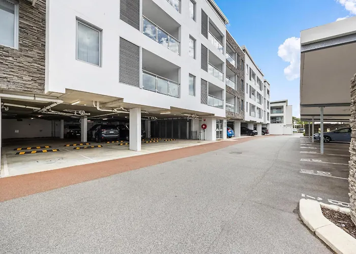 Modern 2Br Apartment In The Heart Of Rockingham Close To Beach Shops & Naval Base