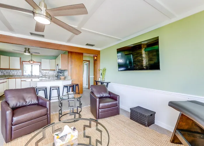 Dora Canal Views & Shared Dock: Apt In Tavares!
