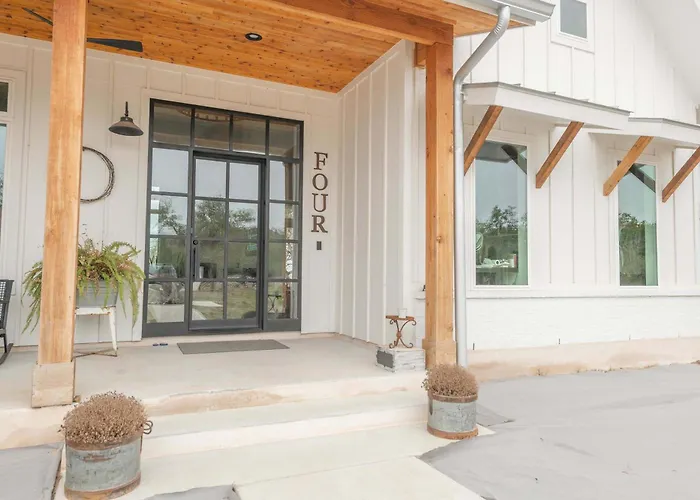Scarlet Ridge Retreat - Near Wineries & Dt Austin