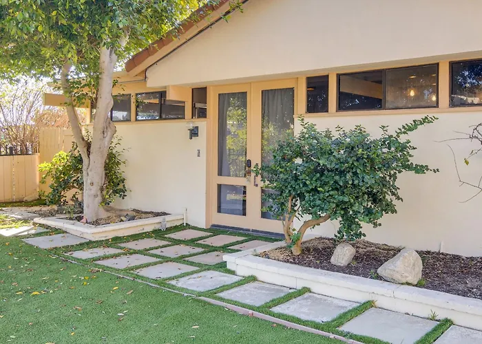 Stroll To Beach & Pepperdine: Airy Malibu Studio
