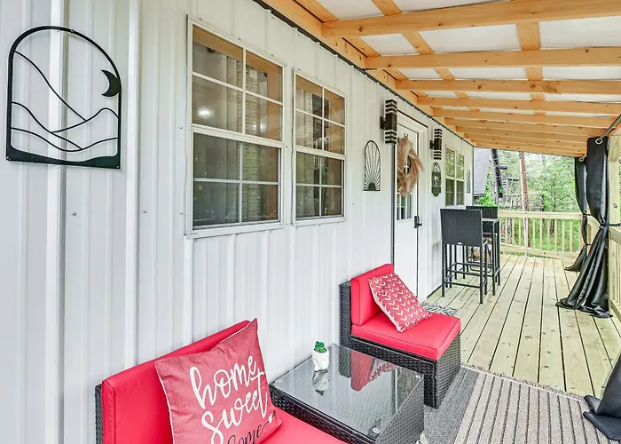 Hot Tub, Fire Pit: Lake-View Catlettsburg Getaway!