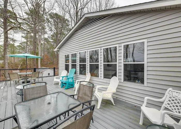 Deck & Lake Gaston Access: Dog-Friendly Getaway