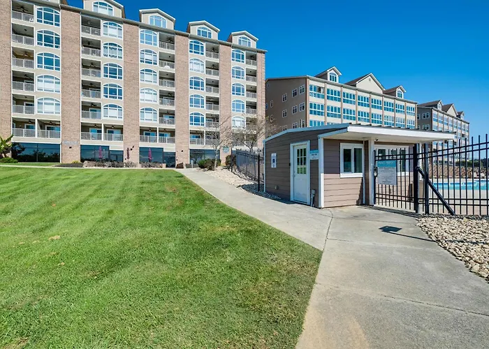 Smith Mountain Lake Condo W/ Pool Access