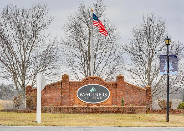 Smith Mountain Lake Condo W/ Pool Access