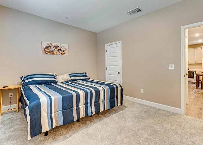 7 Mi To Folsom Lake: Sacramento Area Apartment