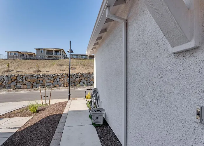 7 Mi To Folsom Lake: Sacramento Area Apartment