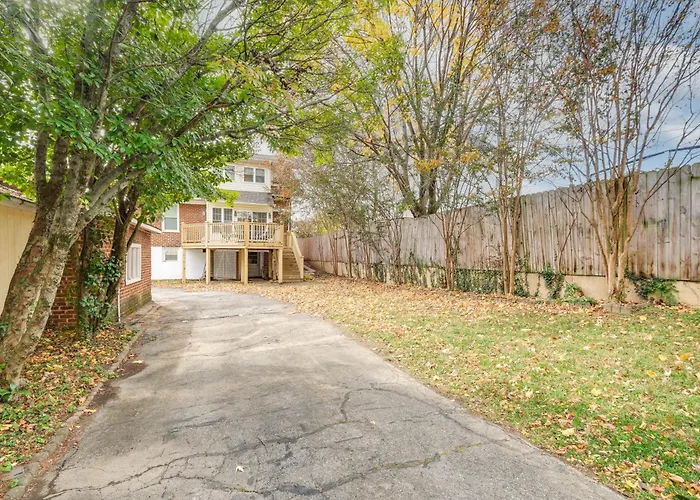 Walk To The Grandin Theatre: Roanoke Unit W/ Yard!