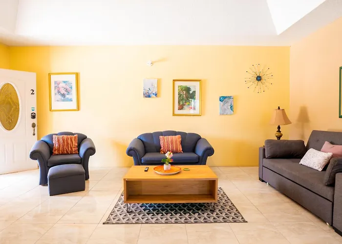 Elegant,Central & Spacious Unit With Ac At Dw Apts