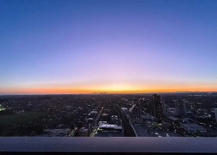 Highrise Luxury Penthouse With City Ocean Mountain View