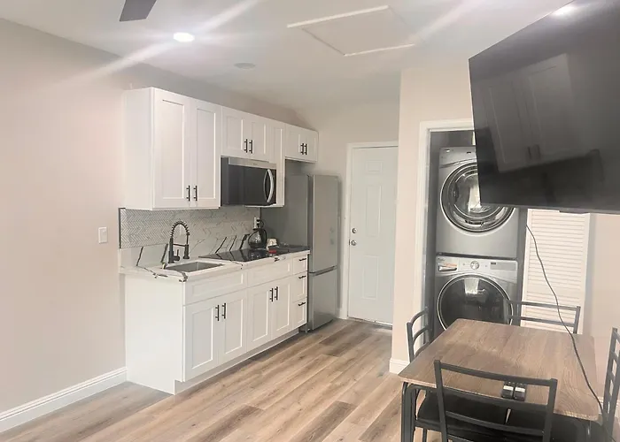 Beautiful 1 Bed Studio