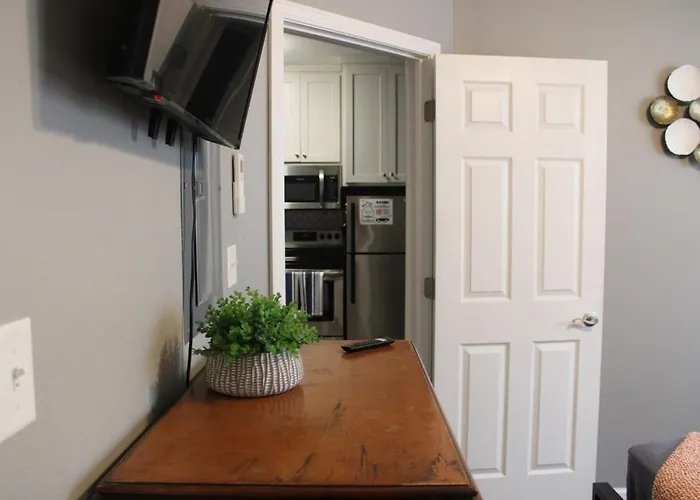 Cozy Downtown Retreat: Little Rock| Capitol| Parks