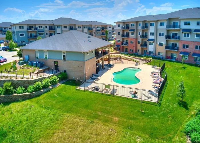 Stylish & Spacious, Pool, Nintendo Switch, King Bed