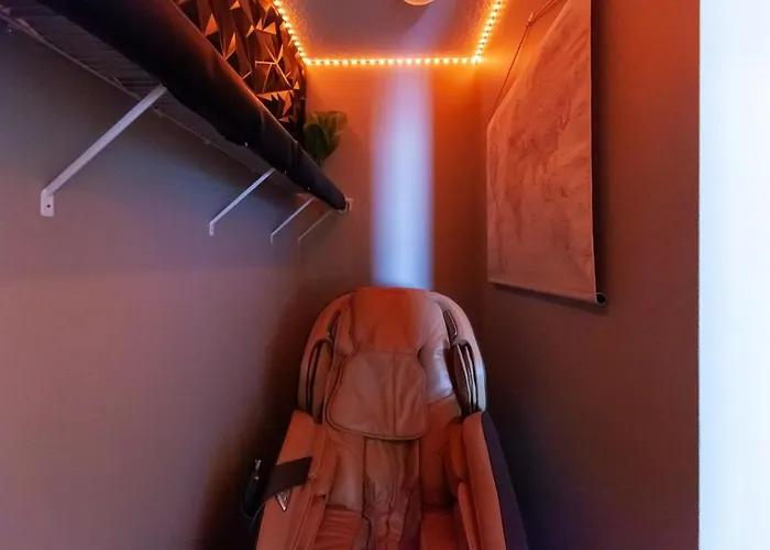 Exclusive, Pool, Massage Chair, Jordan Creek