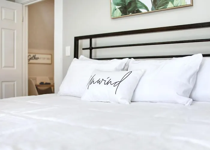 Downtown Luxury Apartment, 15 Mins To Fort Benning