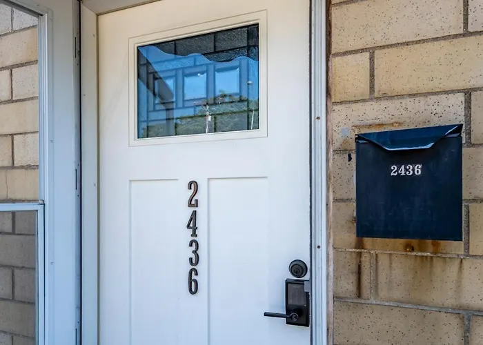 Relaxed 2Br Apt In Moraine With Office Space And Washer & Dryer