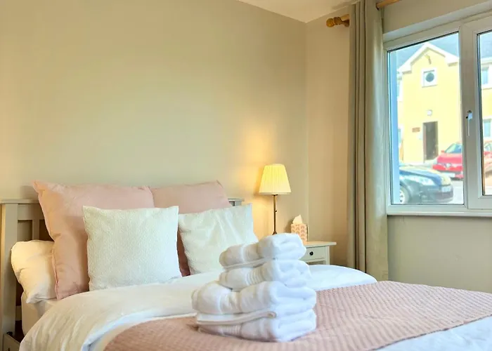 Oceanfront Gem Overlooking Cobh