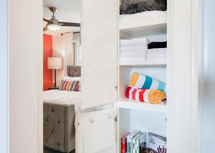 Coastal Escape King 1Bd, Pets Parking Fast Wi-Fi