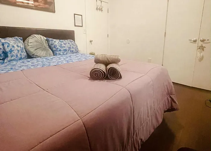 Two-Bedroom Apartment Near Center City Philadelphia And Museums