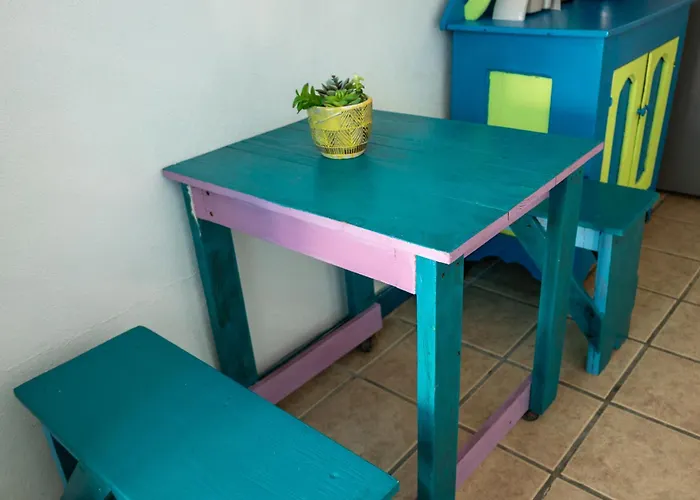 Beachfront Suite 6 Karaya