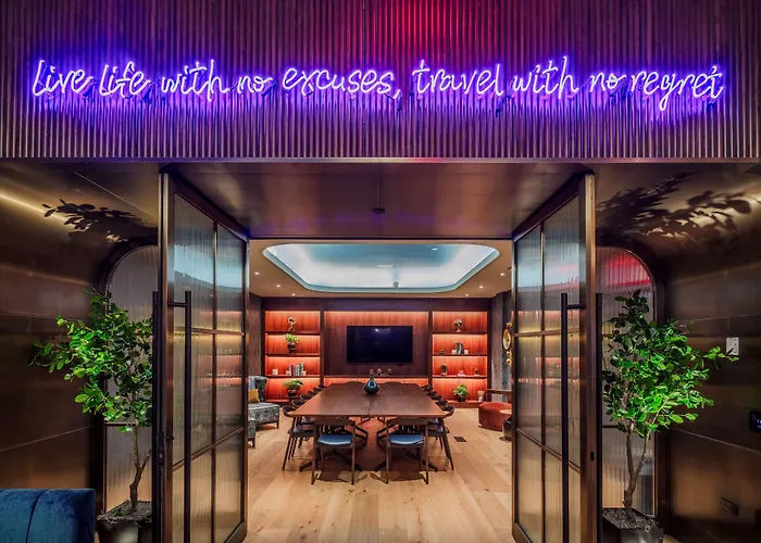 Boutique hotel only: Doubletree Suites By Hilton Nyc - Times Square