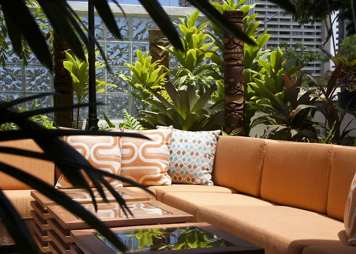 Oasis Hotel Waikiki