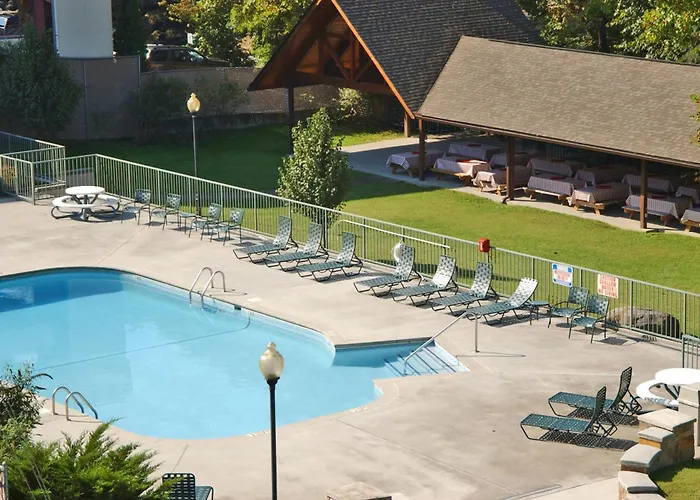 Cheap hotels Glenstone Lodge