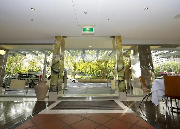 World Casino hotels Hyde Park Inn