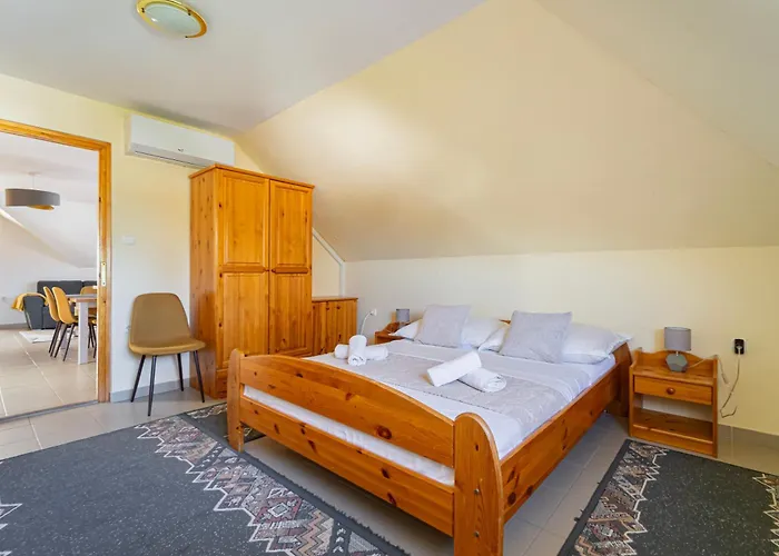 Varga Apartman Balatonbereny