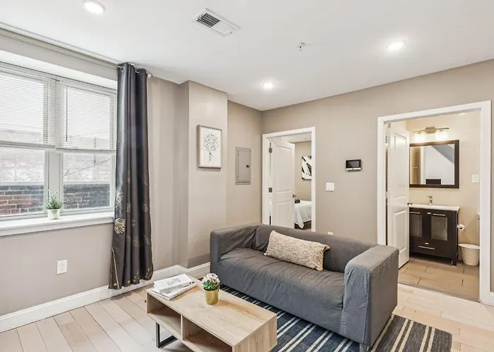 Stay At Luna On Callowhill