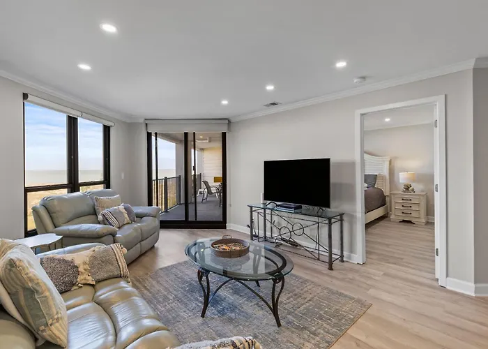 Summer House 204 - Newly Renovated! Ocean View!