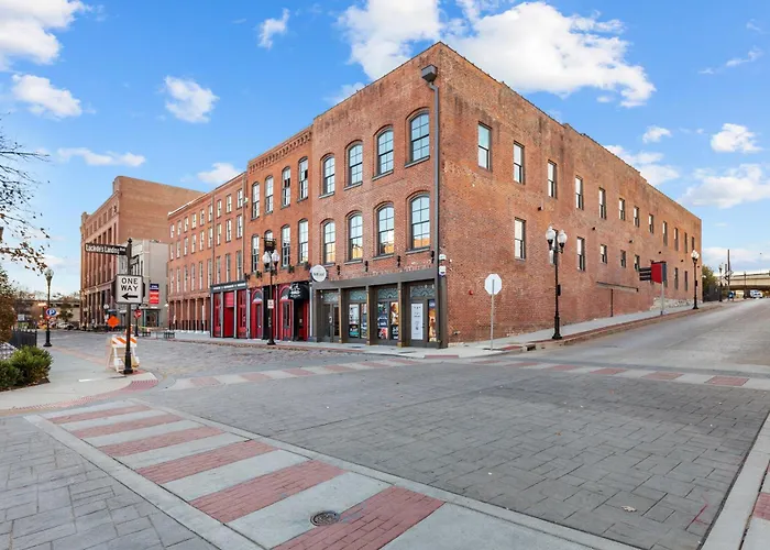 Brick & Bed Riverfront Lofts, Pc 204