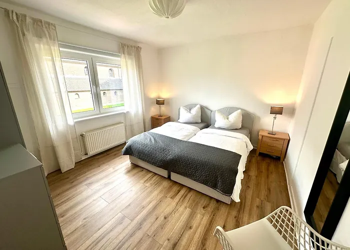 Huegelhaus Green - Gemuetliche Ferienwohnung Mit Balkon