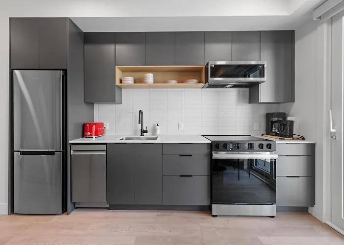 Brand New Suite Downtown Kelowna - Walk Everywhere!