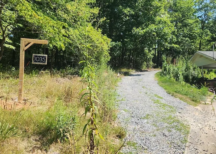 Mountain View Bungalow Near Breweries, Trails, Pool And Waterfalls