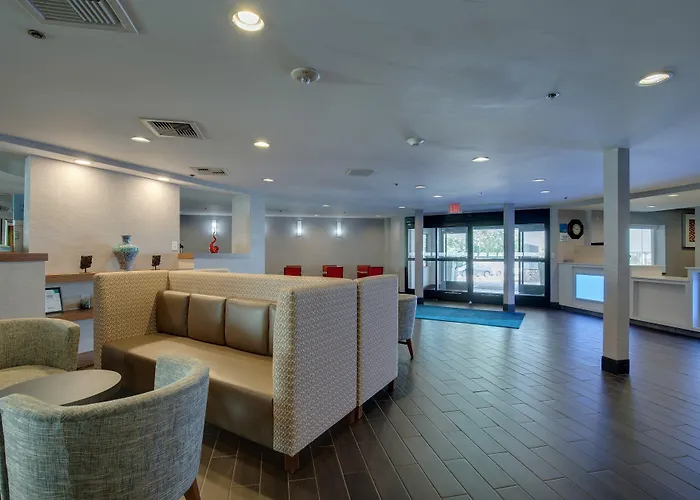 Hotels with tennis Holiday Inn Express Nashville W-I40 By Ihg