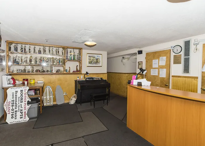 Summer Place Hotel